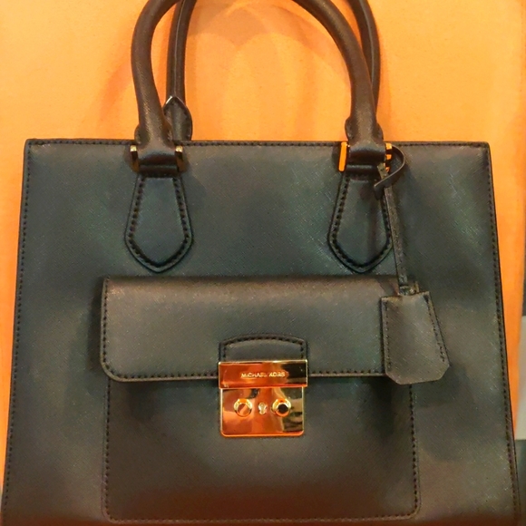 Michael Kors leather tote - Picture 2 of 7